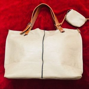 Beige tote bag with matching coin pouch